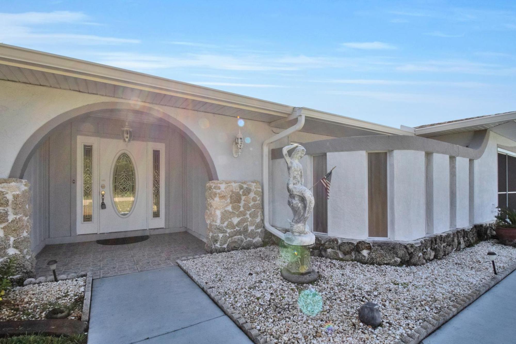 Pet Friendly Canal Front 3-Bedroom Grand Villa With Pool, Linai And Dock Port Charlotte Exterior photo
