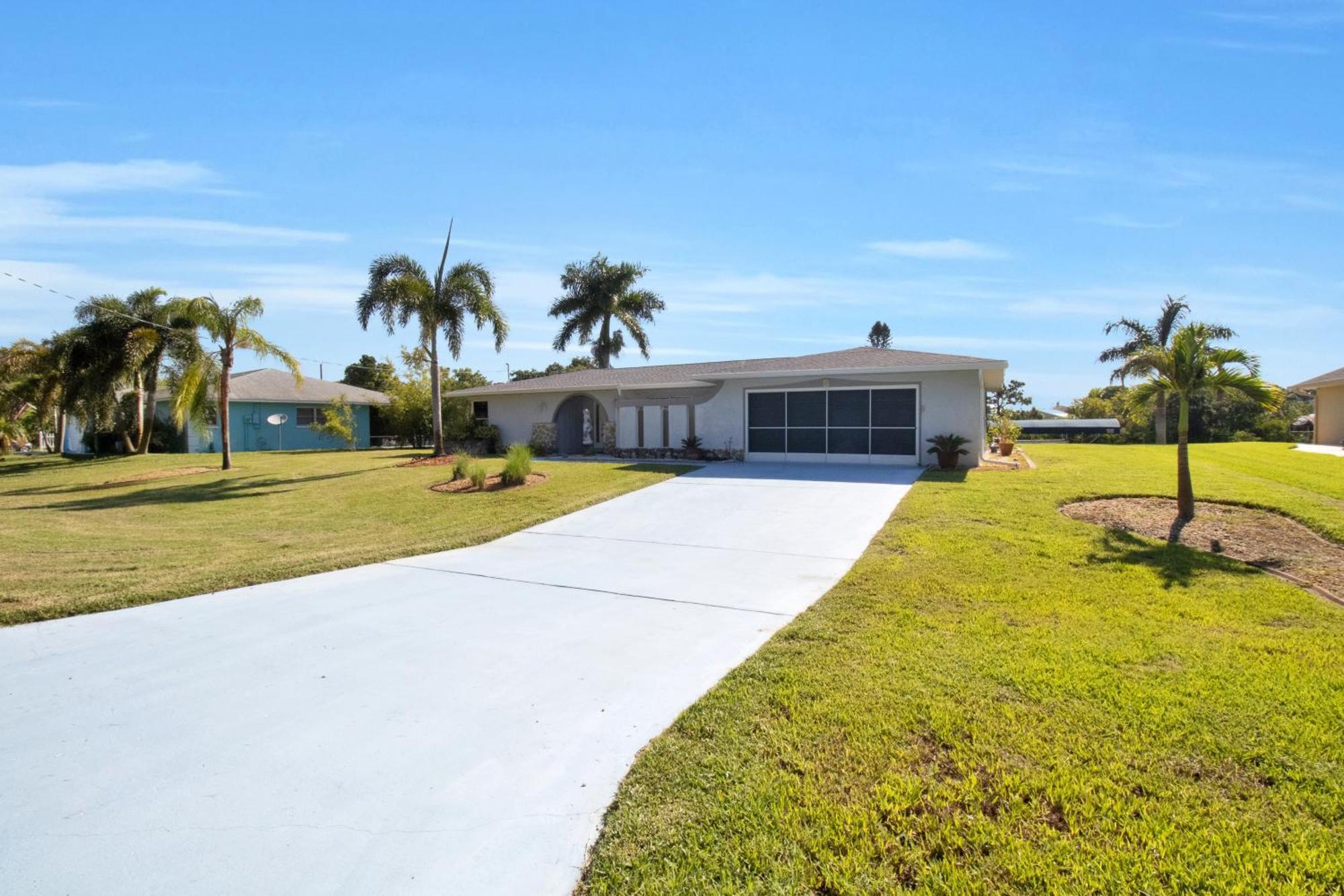 Pet Friendly Canal Front 3-Bedroom Grand Villa With Pool, Linai And Dock Port Charlotte Exterior photo