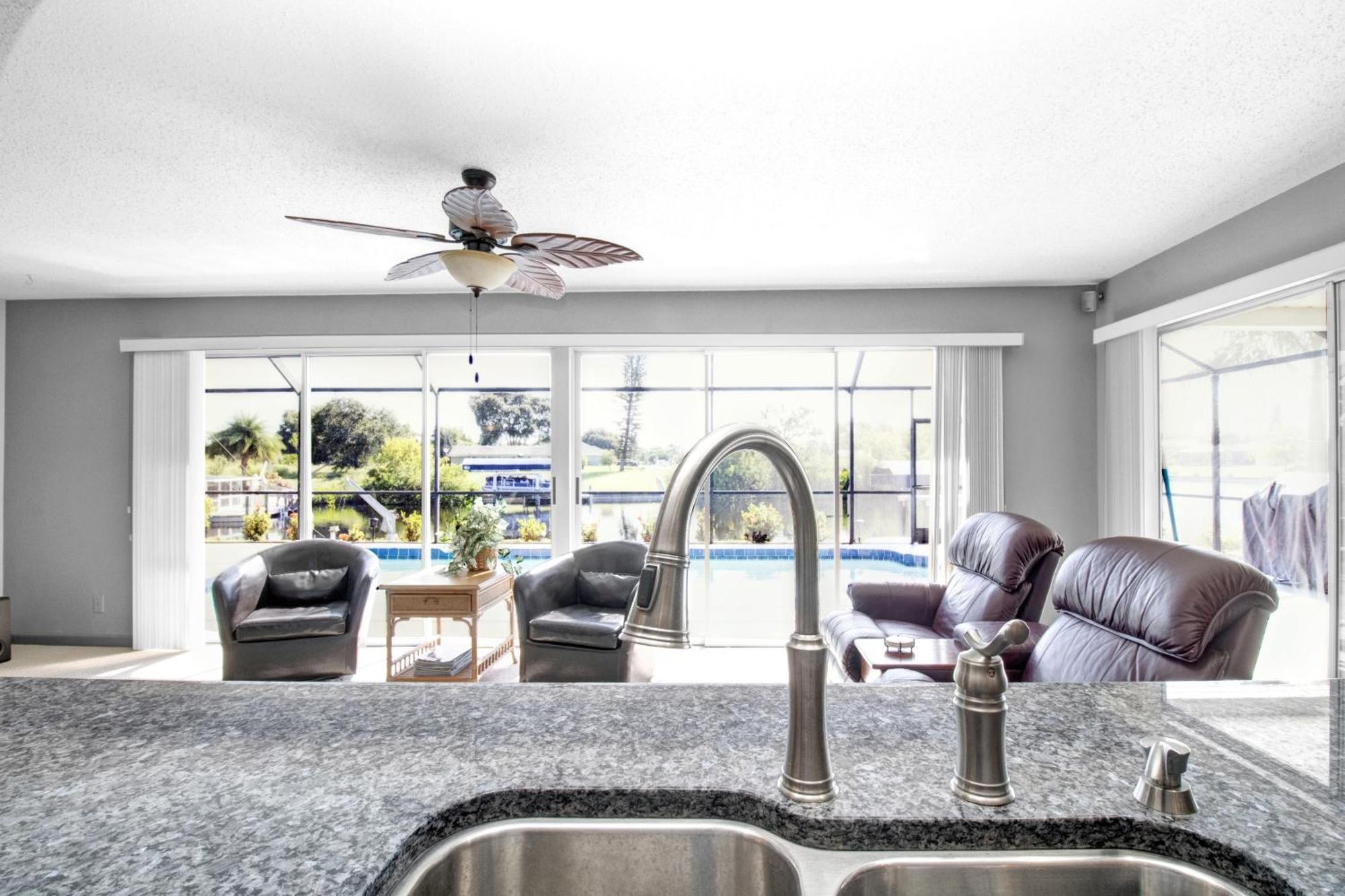 Pet Friendly Canal Front 3-Bedroom Grand Villa With Pool, Linai And Dock Port Charlotte Exterior photo