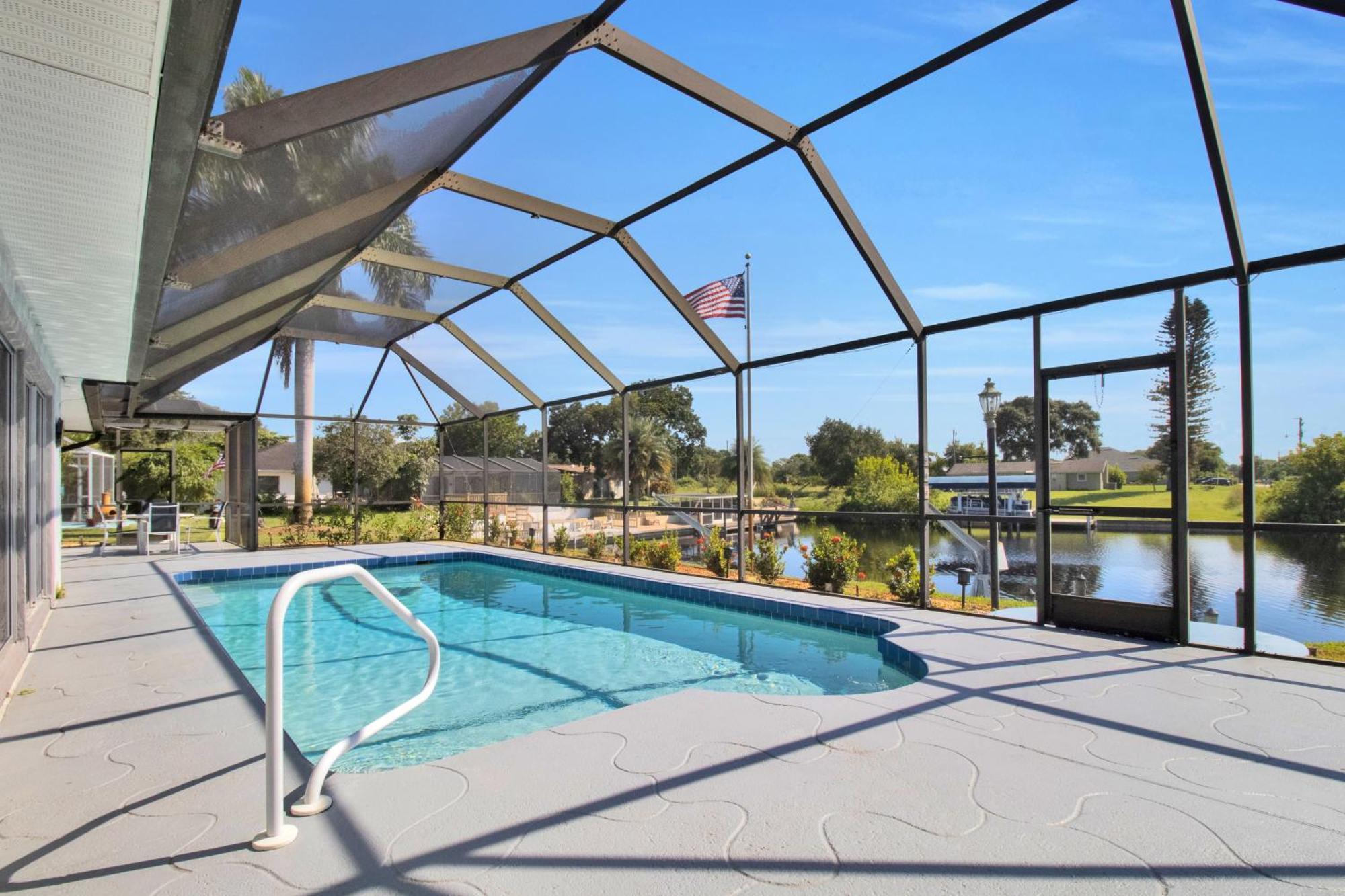 Pet Friendly Canal Front 3-Bedroom Grand Villa With Pool, Linai And Dock Port Charlotte Exterior photo