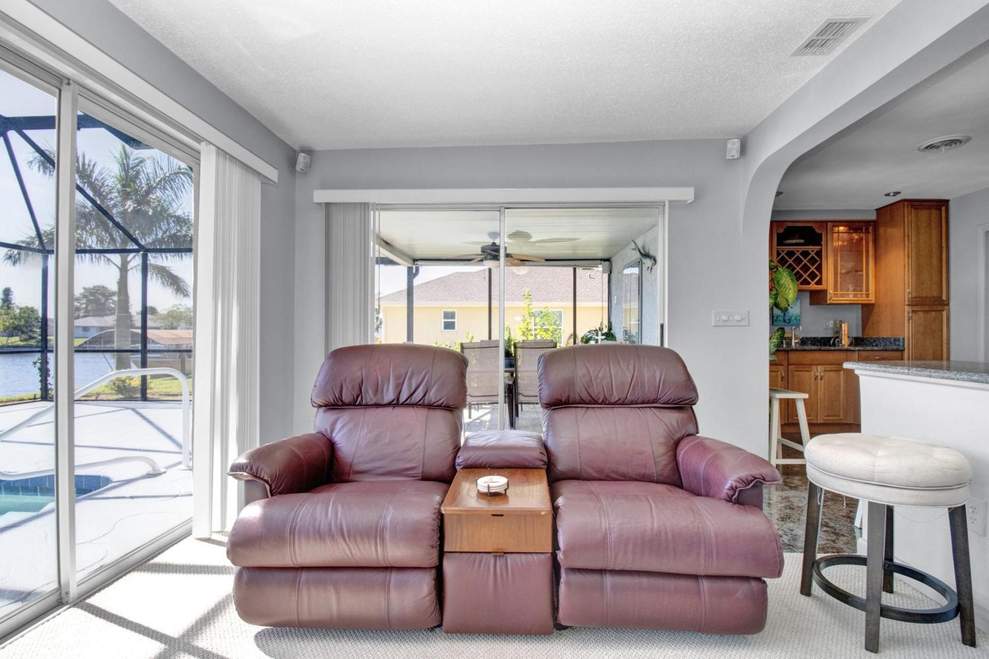 Pet Friendly Canal Front 3-Bedroom Grand Villa With Pool, Linai And Dock Port Charlotte Exterior photo